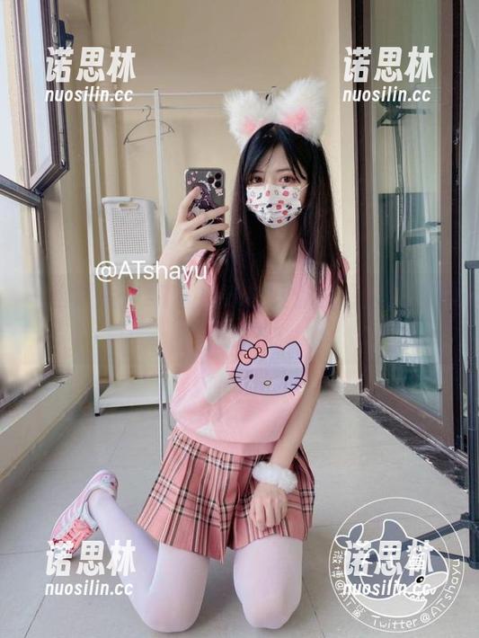 AT鲨 一组照片,AT鲨的泳衣让你联想起海浪的轻拍