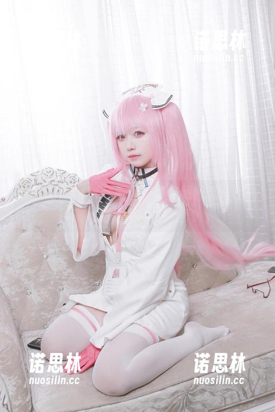 Asagiriai 当Asagiriai穿上校服,在线图集里的每一幕都让我哑口无言。