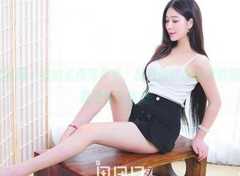 GIRLT果团网 – 她的私房写真里，粉色的松果儿像颗糖果，甜里藏着些许挑逗。