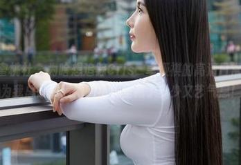 MiiTao蜜桃社 – 为啥想追踪Cris_卓娅祺的高清日常资源？因为我总想知道她的手机里藏了多少文艺气息！