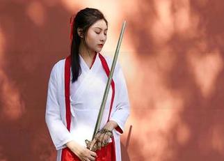 MiiTao蜜桃社 – 夏日狂欢，小草莓Berry的最新图集，谁让人家长得好看呢？