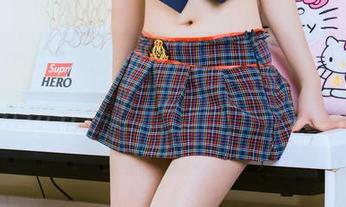 TouTiao头条女神 – 转角遇到甜心，原图里的杨漫妮baby难道是随手抓拍的仙女？