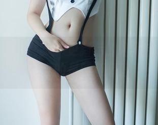 TuiGirl推女郎 – 更新后的哈尼宝宝短裙写真，真的是新瓶装旧酒？
