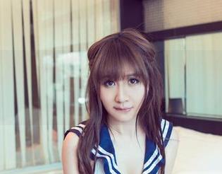 UGirls尤果网 – 一堆美图在手，黛蓓琪让人怀念那段制服青春