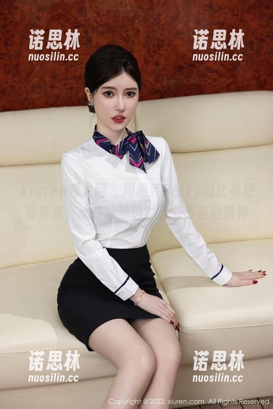 Xiuren秀人网-周思乔Betty Xiuren秀人网 - 周思乔Betty的比基尼写真集,谁在泳池边?无处不在的眼神
