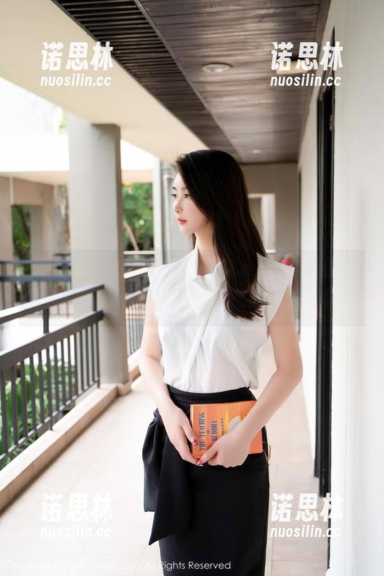 Xiuren秀人网-大琪琪Emily Xiuren秀人网 - 大琪琪Emily与她的白裙,共同创造了我唏嘘不已的美图时刻。
