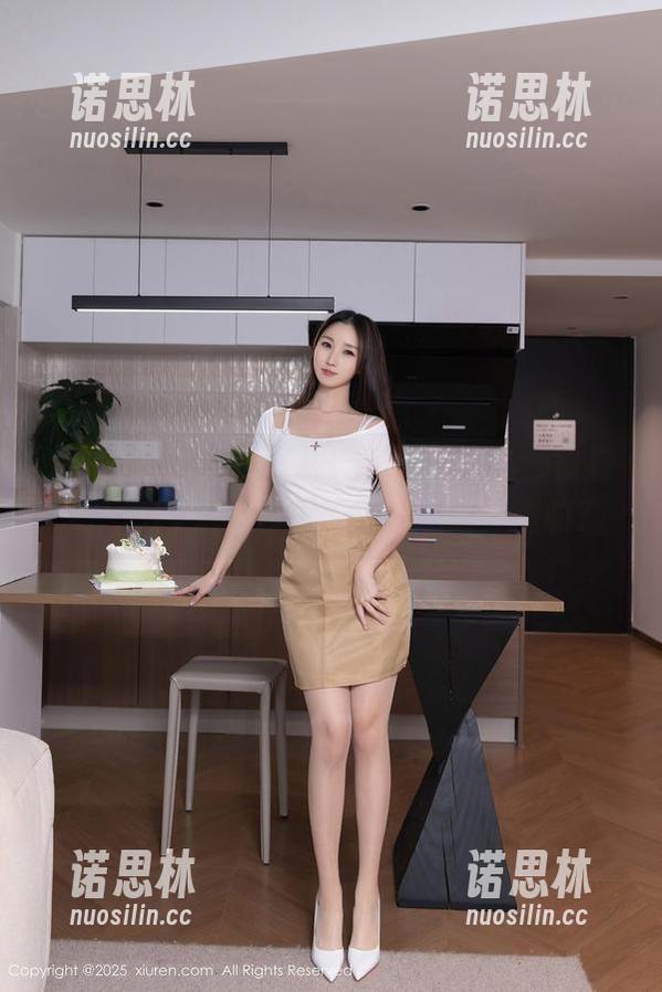 Xiuren秀人网 - 校园写真的背后：徐莉芝Booty是如何把课堂变成摄影棚的？