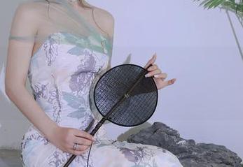 Xiuren秀人网 – 肉晴MINI与她的女仆：无圣光也能很“整齐”的图包