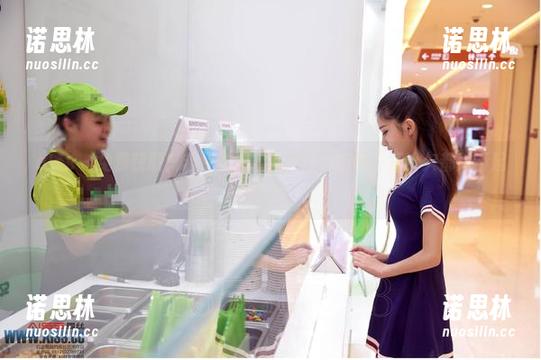 aiss - 免费获取！若兮的温柔照片让你有种不打哈欠都对不起自己！
