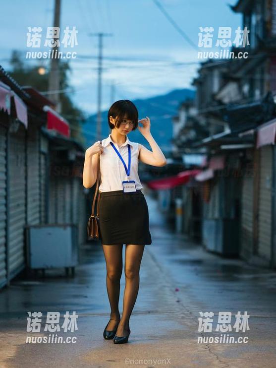nagisa魔物喵 nagisa魔物喵亲自指导:杂物间的私房美图玩出新花样,不得不看!