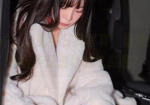 wuyo(우요)的牛仔裤写真，谁能拒绝这种随意又放松的气息呢？