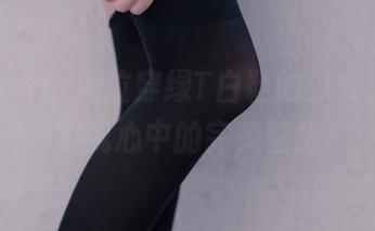 兔玩映画：这位穿绿T白鞋的少女，撞上了我心中的完美壁纸