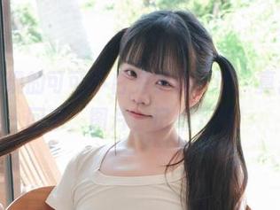 偶然发现的可可小白兔学妹，唉，真想带她回家，图片，记得下载！