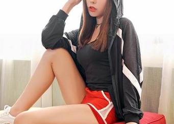 嗲囡囡 – 婚纱与Emily尹菲的意外邂逅：等一下，我能停住这场景吗