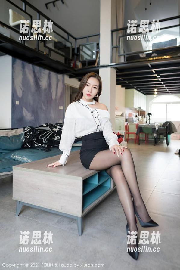 嗲囡囡-程慧娴Phoebe 嗲囡囡 - 程慧娴Phoebe的全套原图:当秘书遇上优雅,这画面...太有趣了吧!