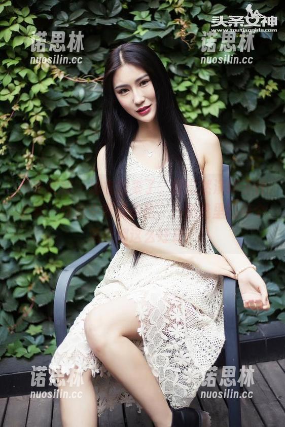头条女神-郭忆然 头条女神 - 泳衣图来了,郭忆然演绎了什么叫‘优雅中带点俏皮’,精选里的每个角度都这么好看!