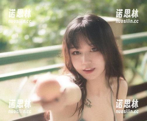 浴场里的意外：奇行家狗崽，体操服和一缕阴影