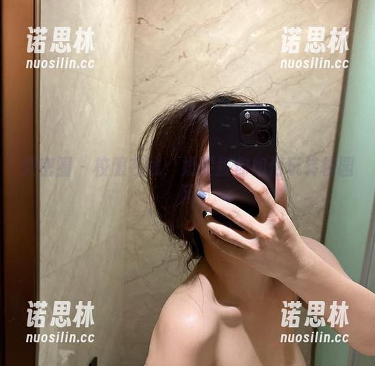 奶雯 微密圈 - 校服在线:奶雯教你如何玩转校园风