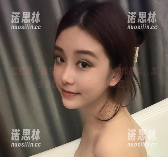 微密圈 - 奶雯又来了！性感女仆的作品集，怎么看都觉得有点别样的寓意。