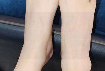 小众视觉 – 小薯条的全套写真，竟然让人关注起奶牛的风采，这样的倒置还真是少见。