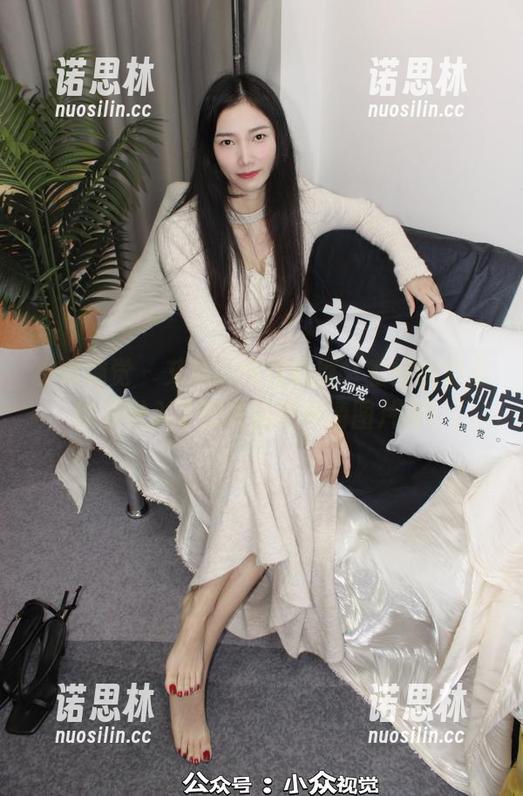小众视觉-艾迪 小众视觉 - 艾迪的全白造型,看得我差点以为进入了洗衣店的高清图片间!