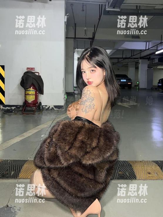 小优优子 微密圈 - 小优优子红裙原图:简单说,她真的是宅家拍大片的典范!