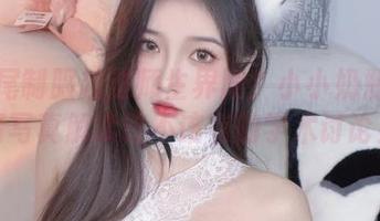 双马尾制服越过师生界限？小小奶瓶儿高清写真解读该不该有的学术讨论！