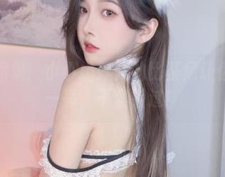 全套图集：小小奶瓶儿的比基尼让你眼前一亮，不容错过！