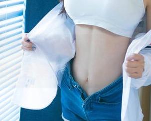 尤果网 – 头痛的选择，下载哪个韩恩美的美脚合集？每一集都很美！