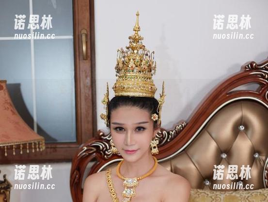 尤物馆 - 兔子Nina的灰丝美图里藏着点儿小心机，点进去，准备好面对绵绵无尽的吸引力吧。