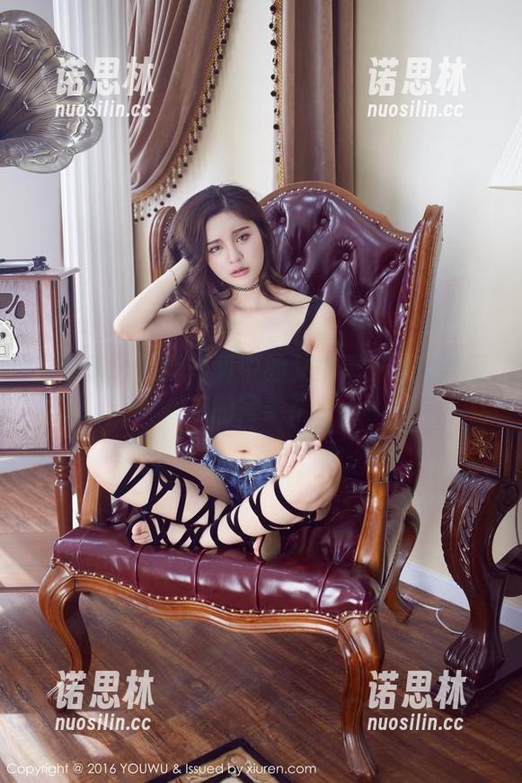 尤物馆 - 厨娘写真中的艾小青：煮意与姿态的完美结合