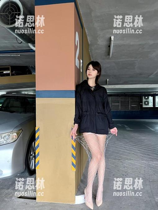 就是阿朱啊 微密圈 - 算了,我就是来瞧就是阿朱啊的新图包——怎么杜宾狗这么会摆姿态