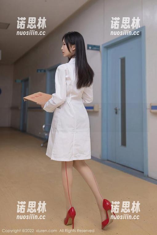 这位清纯小姐是尔虞我诈的主吗？抖娘利世新图册真让人思考！