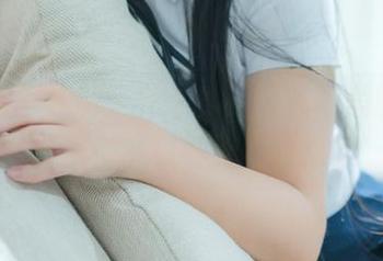 果团网 – 定制了什么？通灵儿的美腿，写真里似乎藏着无尽的想象