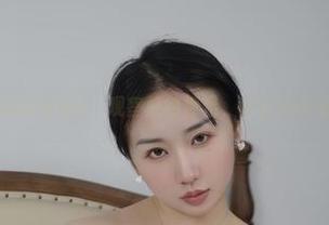 微密圈 – 壁纸版的瑜瑾u，观察她的裸足，竟让我开始想自己的脚了