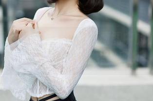 秀人网 – 水手服+优酱，原图中的小恶作剧，适合放在壁纸界当网红！