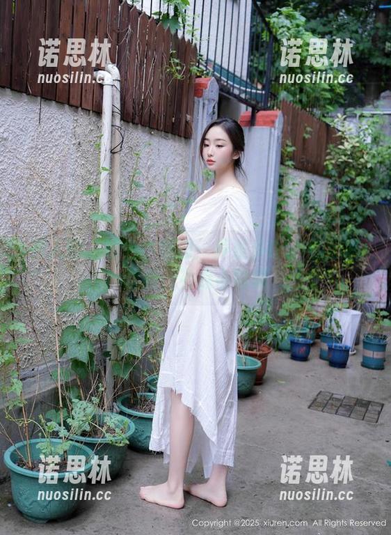 秀人网-养乐多Doll 秀人网 - 粉色小插曲:养乐多Doll的图片合集,有点小特别