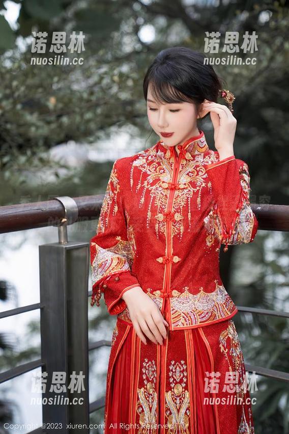秀人网-奶瓶土肥圆矮挫丑黑穷 秀人网 - 又来了!奶瓶土肥圆矮挫丑黑穷的礼服更新,妥妥的潮流先锋?