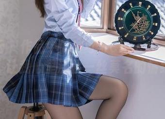 秀人网 – 作品中的妙可可Cheese在线自拍，让我心里泛起一丝莫名的情绪。