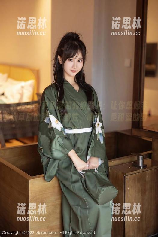 秀人网-尹甜甜 秀人网 - 尹甜甜的豹纹图集:让你想起非洲草原的那一抹野性,哦不,是甜蜜的野性!