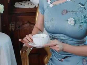 秀人网 – 月野兔美妞来了，这套泳装高清不过分吧？
