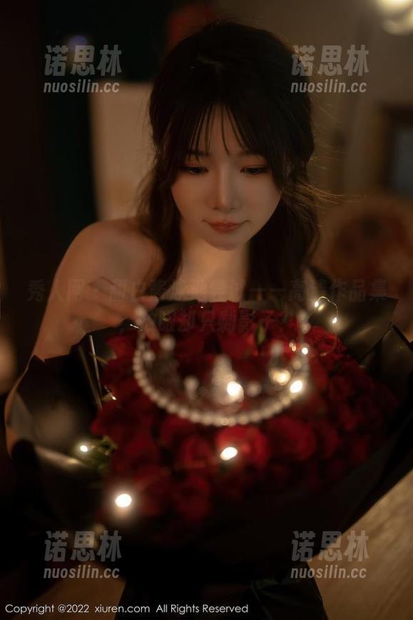 秀人网 - 甜白酱泳池尝试——高清作品集，放眼却只剩影子？