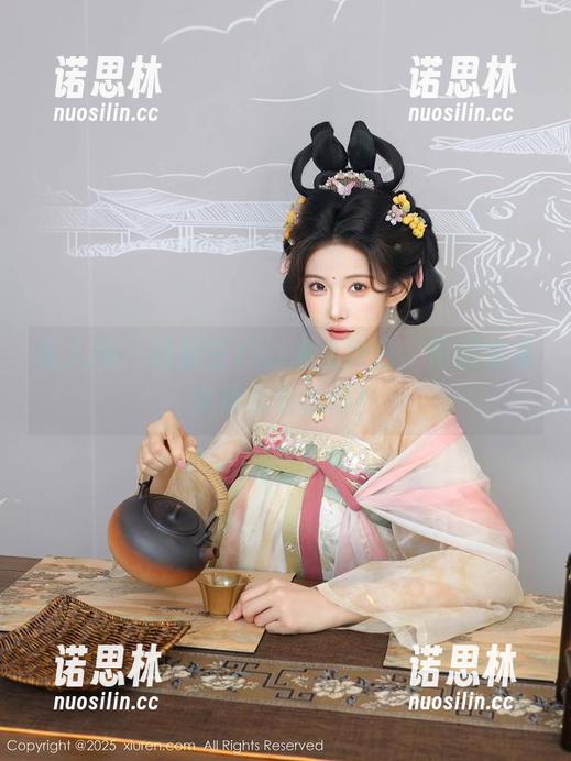 秀人网 - 当糖豆sisi遇上纯白，咱们就妥妥地高清出场！
