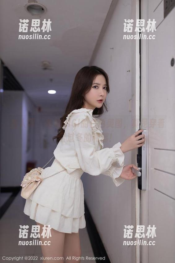 秀人网-黄婧GIGI 秀人网 - 黄婧GIGI的白色美图,真是穿着雪过冬的利器!
