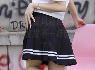 绮梦摄影 – 办公室风格的私拍：小艺在一堆文件中也能散发不一样的气息，太神奇了！