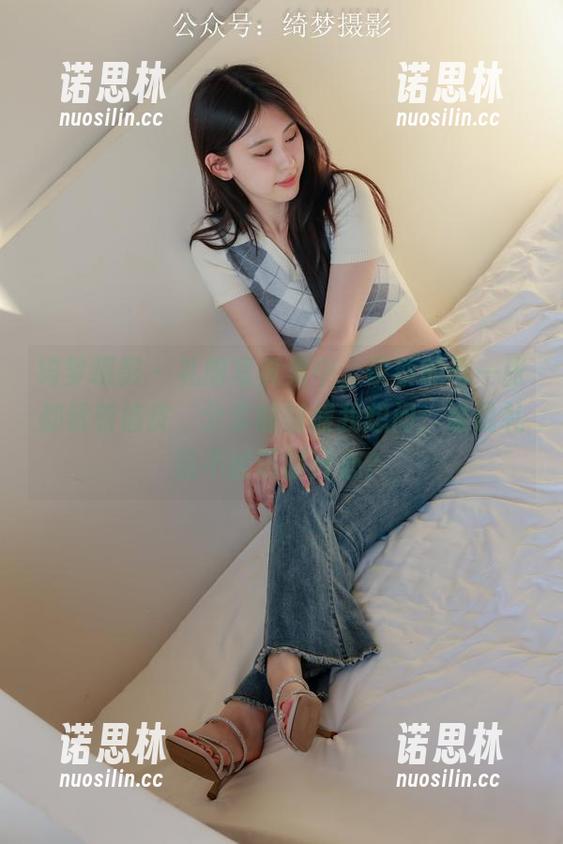 绮梦摄影-蔡蔡 绮梦摄影 - 礼服写真集中,蔡蔡的每一张都透着俏皮,分享的时候我想问:谁说礼服不能玩得开心?
