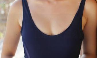 美媛馆 – 王馨瑶和服写真：服装是和服，表情却可能是“我这是被怎么选上的”！