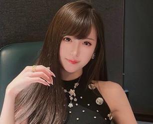 腐团儿Ikaros的私拍新作：浴缸，水波荡漾，谁知道她在哪里思考呢？