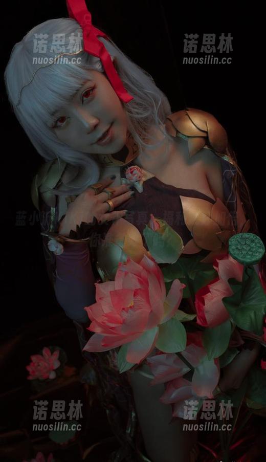 蓝小沂KiKi 蓝小沂KiKi的女仆写真,福利成分加倍,你准备好了吗?