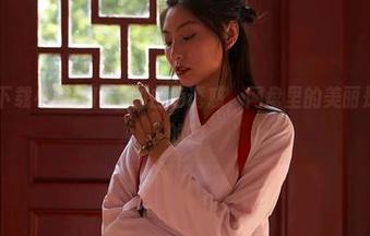 蜜桃社 – 下载小魔女lily的白色诱惑，网盘里的美丽是如何煽动的？